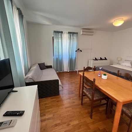 Apartments Antolkovic Ugljan Ngoại thất bức ảnh
