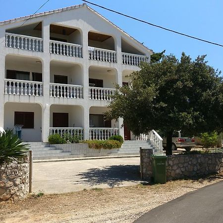 Apartments Antolkovic Ugljan Ngoại thất bức ảnh