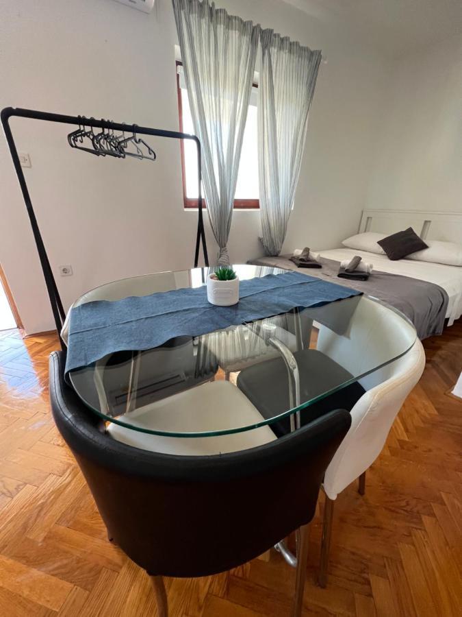 Apartments Antolkovic Ugljan Ngoại thất bức ảnh