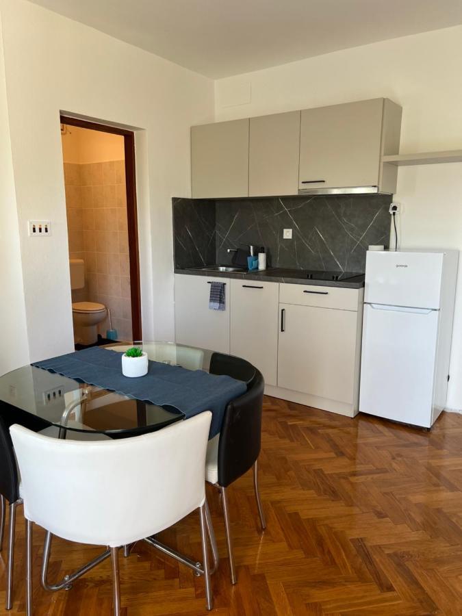 Apartments Antolkovic Ugljan Ngoại thất bức ảnh