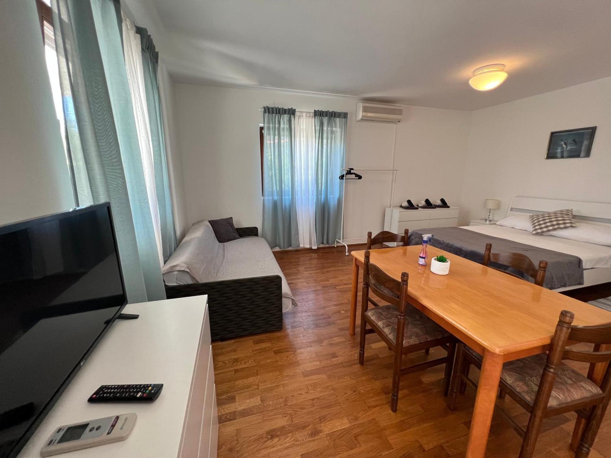 Apartments Antolkovic Ugljan Ngoại thất bức ảnh