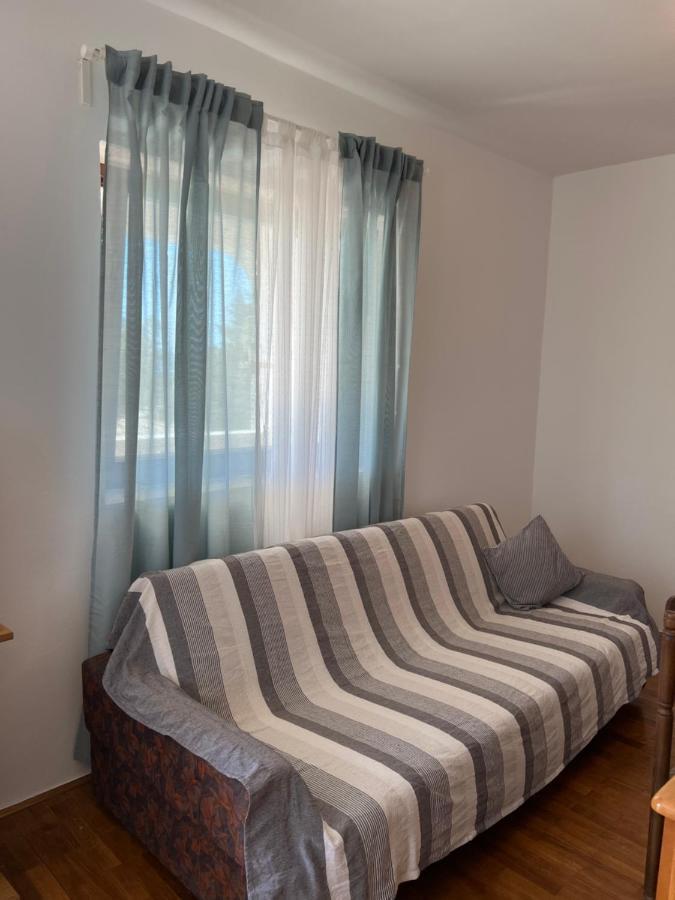 Apartments Antolkovic Ugljan Ngoại thất bức ảnh